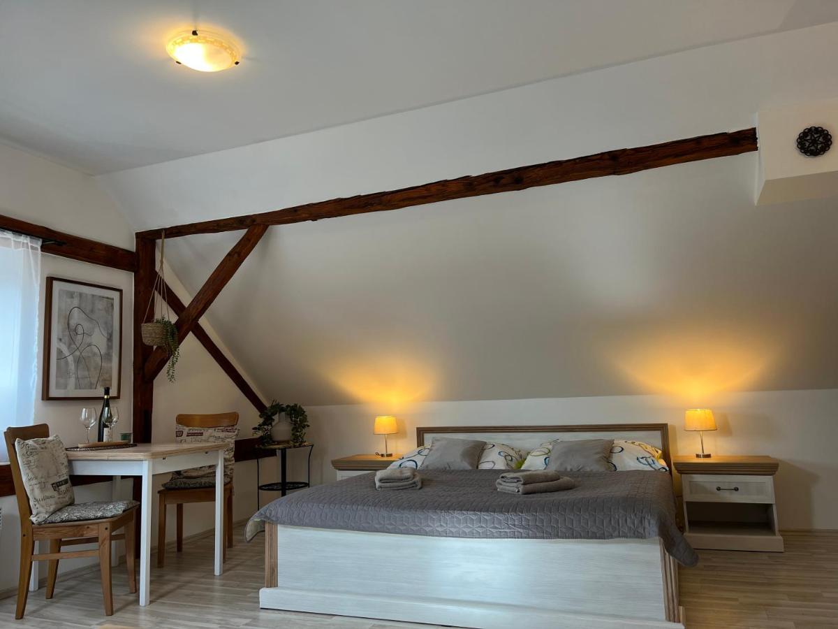 Apartmany Lavander Микулов Екстериор снимка
